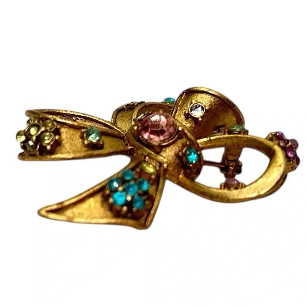 Vintage 60’s textured Gold tone Bow Brooch Multicolor pastel rhinestones marked